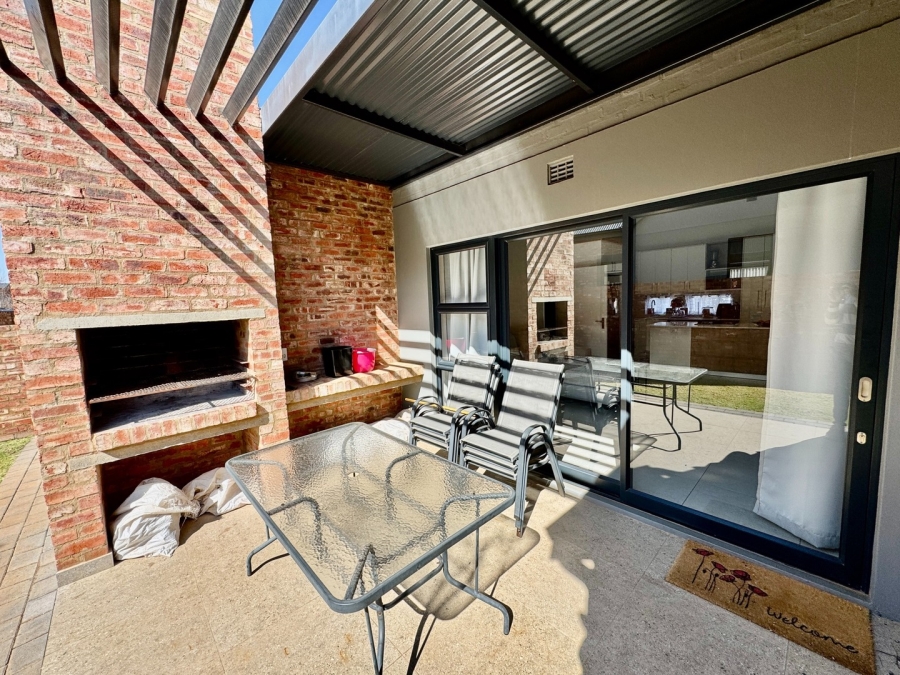 2 Bedroom Property for Sale in Van Der Hoff Park North West